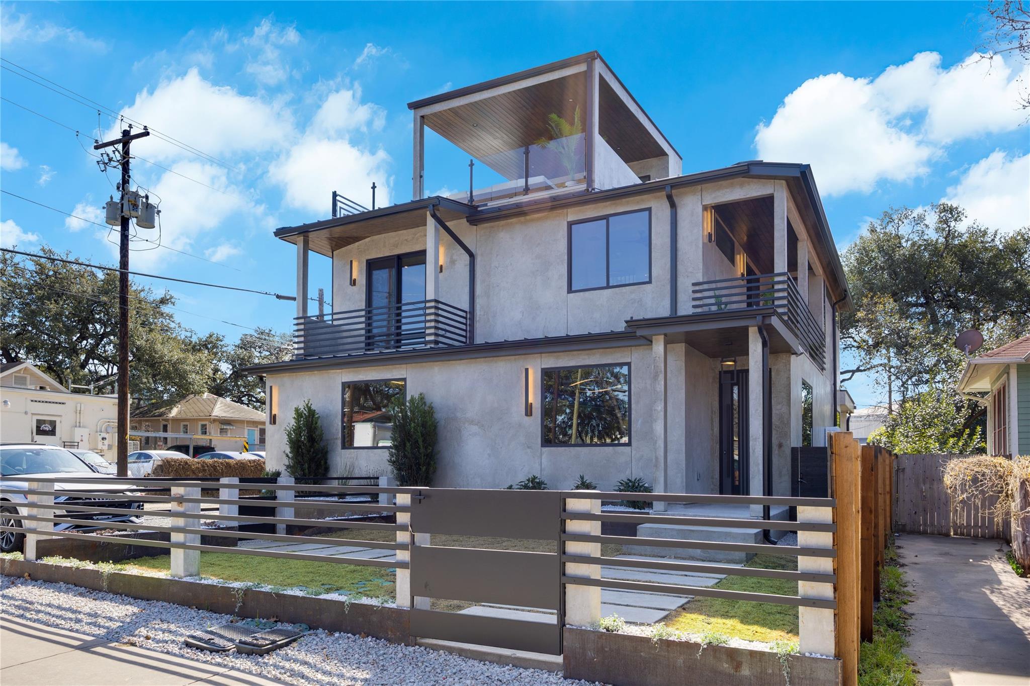 107 W Johanna St #A, Austin, TX 78704