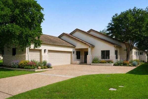 2422 Founders Cir, Spicewood