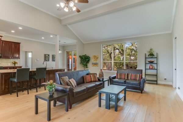 300 Round Rock Rd, Wimberley