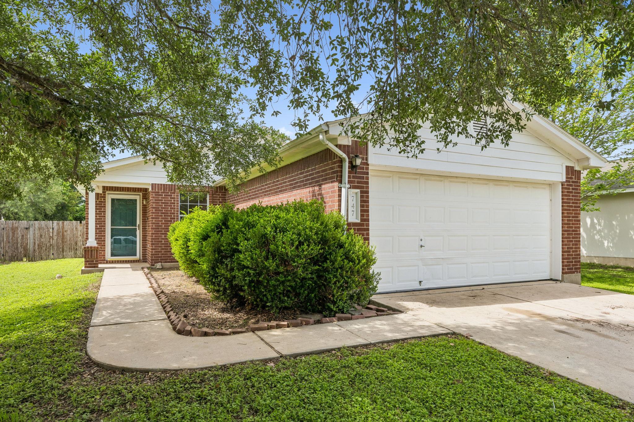 747 Blair Ave, Bastrop, TX 78602