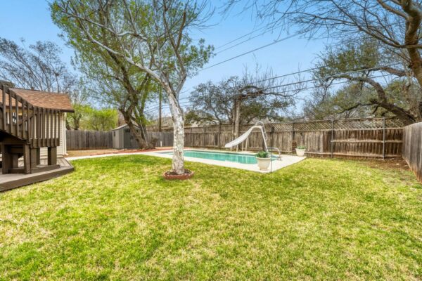 3902 Hillside Dr, Round Rock
