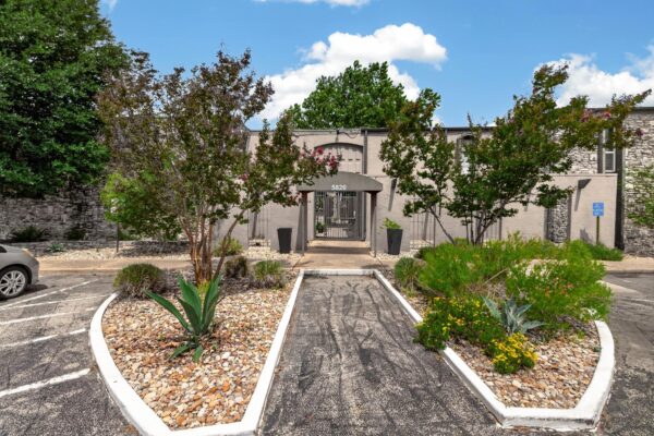 5820 Berkman Dr #120, Austin
