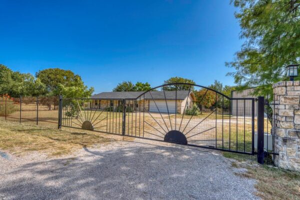 212 Deer Dr, Sunrise Beach