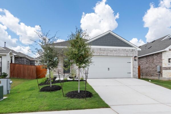 227 James Caird Dr, Kyle