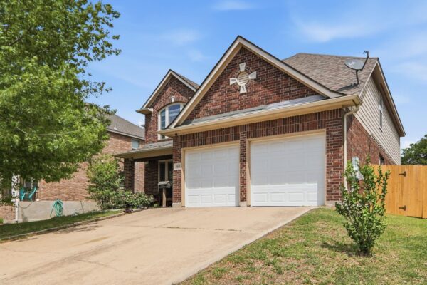 500 Red Hawk Dr, Leander