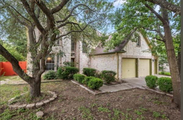 310 N Carriage Hills Dr, Georgetown