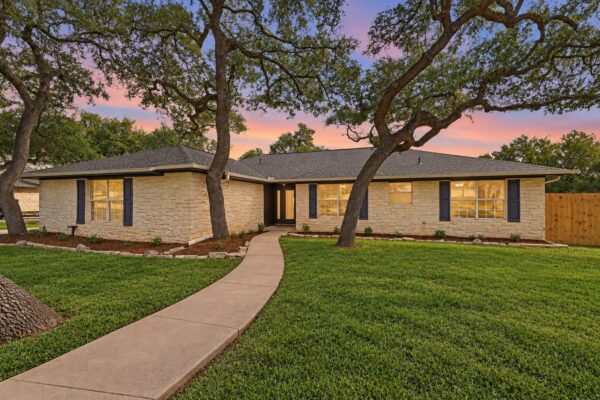 600 Meadow Oaks Dr, Dripping Springs