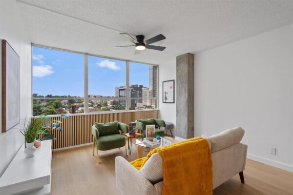 1800 Lavaca St #A613, Austin