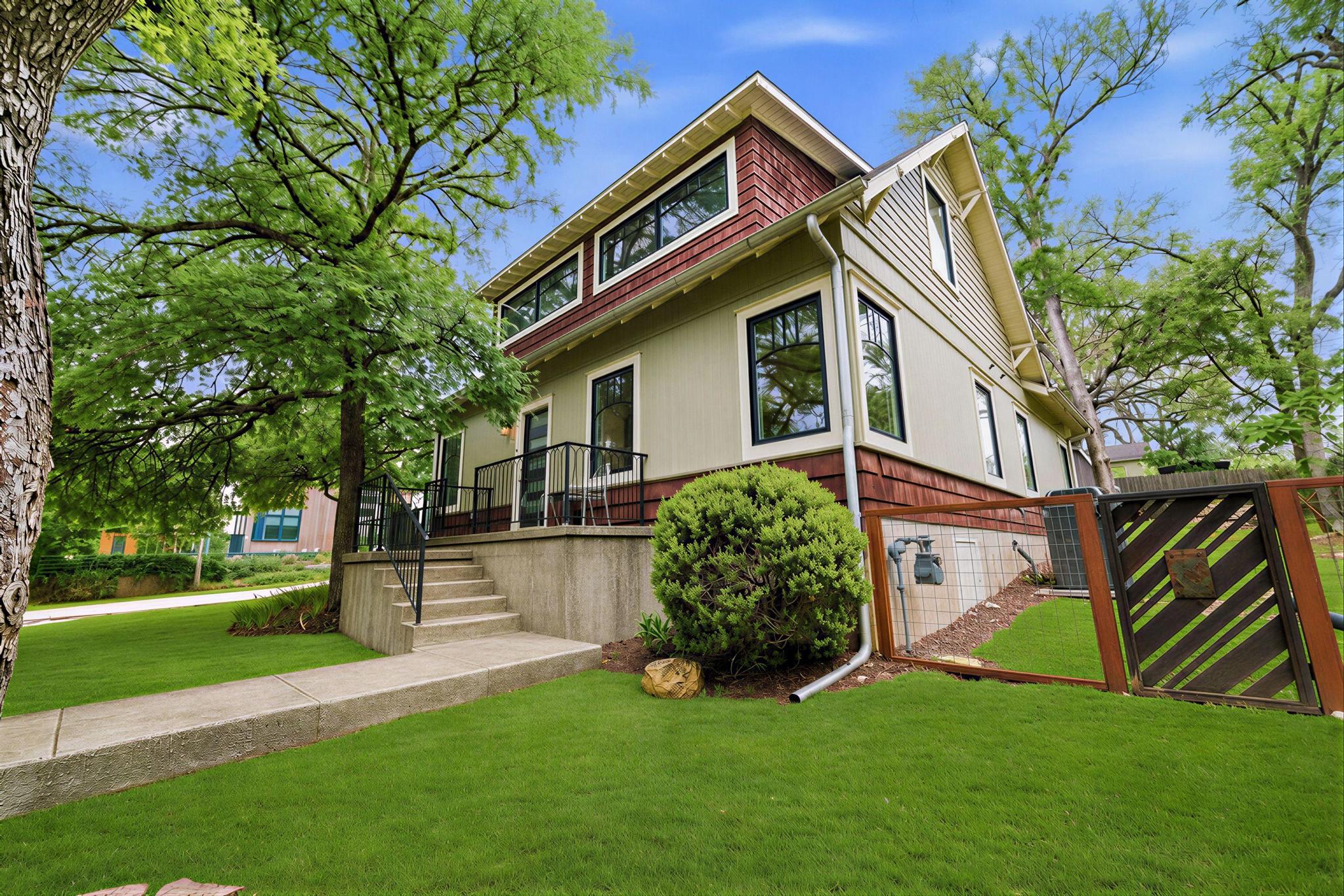 2110 De Verne St, Austin