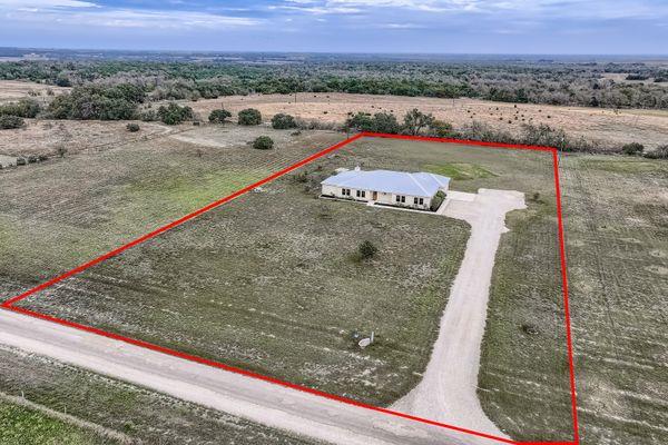 192 Freedom Dr, Georgetown, TX 78626