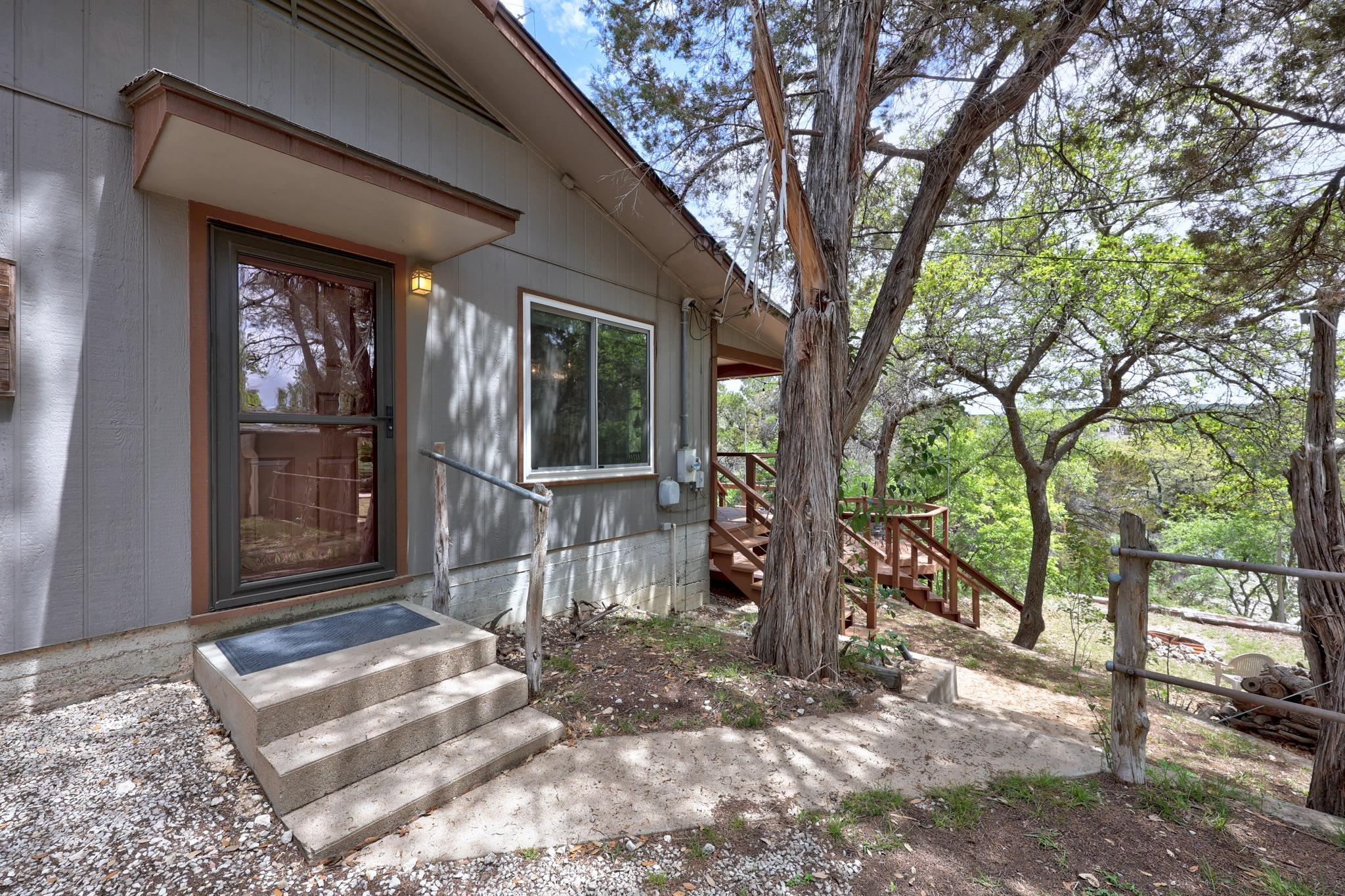 17129 E Darleen Dr, Leander, TX 78641