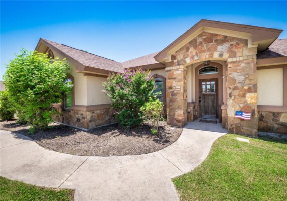 213 Sarahs Ln, Liberty Hill