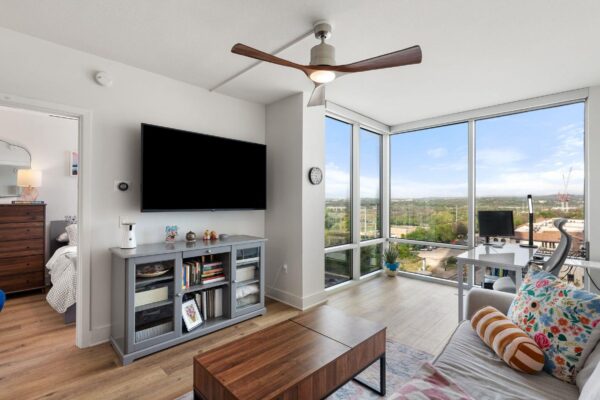 300 Bowie St #1006, Austin
