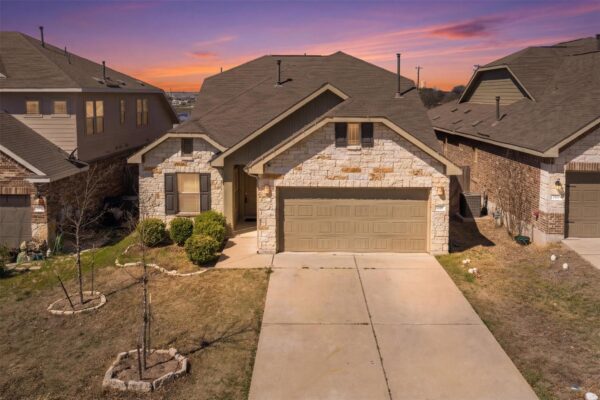 209 Shale Cir, Buda