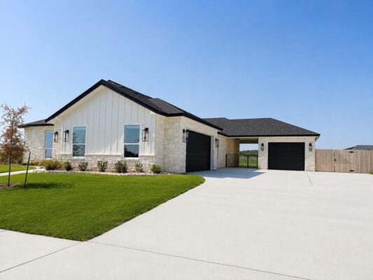 1614 Hunt Dr, Salado