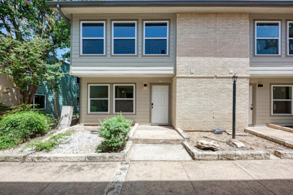 2124 Burton Dr #136, Austin