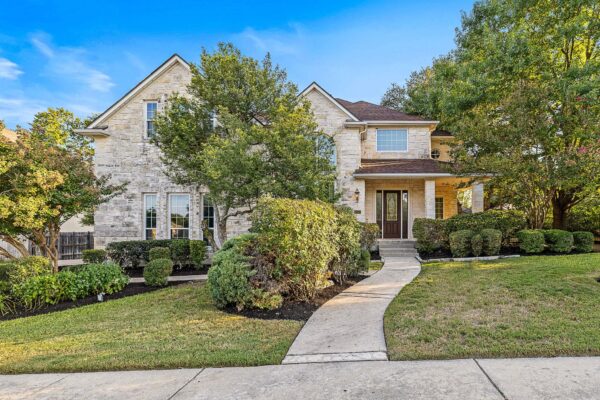 2057 Golden Bear Dr, Round Rock