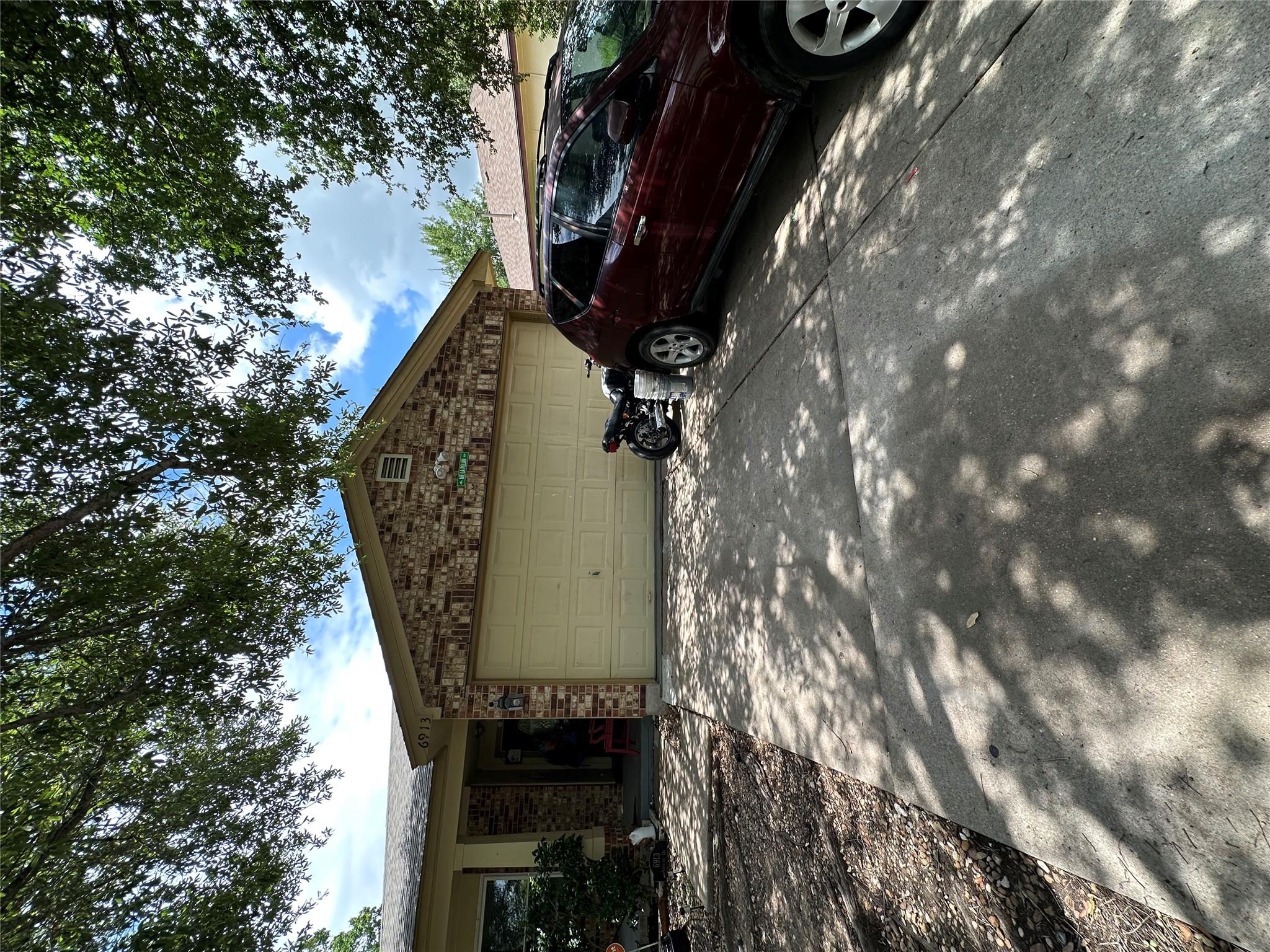 6913 Sabrina Dr, Austin, TX 78747