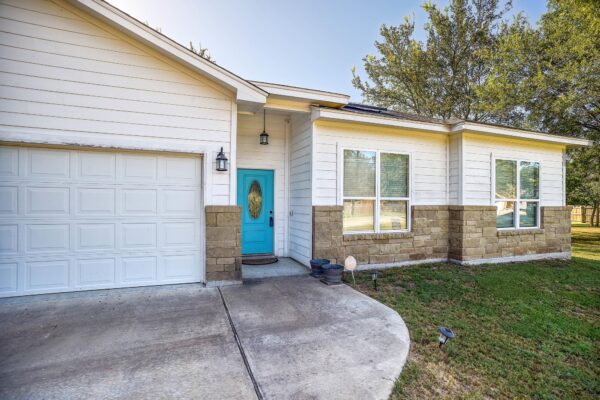 225 Waikakaaua Dr, Bastrop
