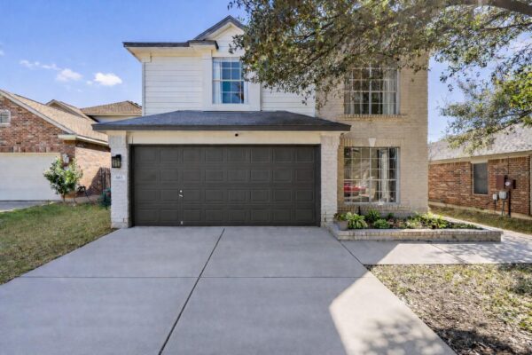 663 Reggie Jackson Trl, Round Rock