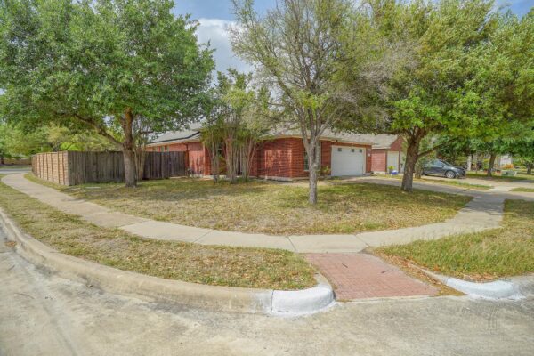 11608 Prince Phillip Way, Manor