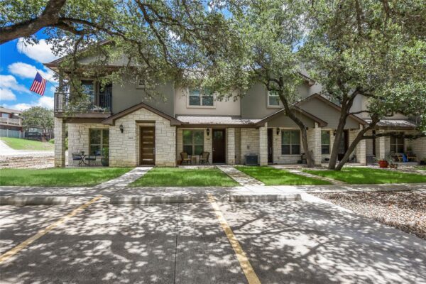 563 Demarett Dr, Lago Vista