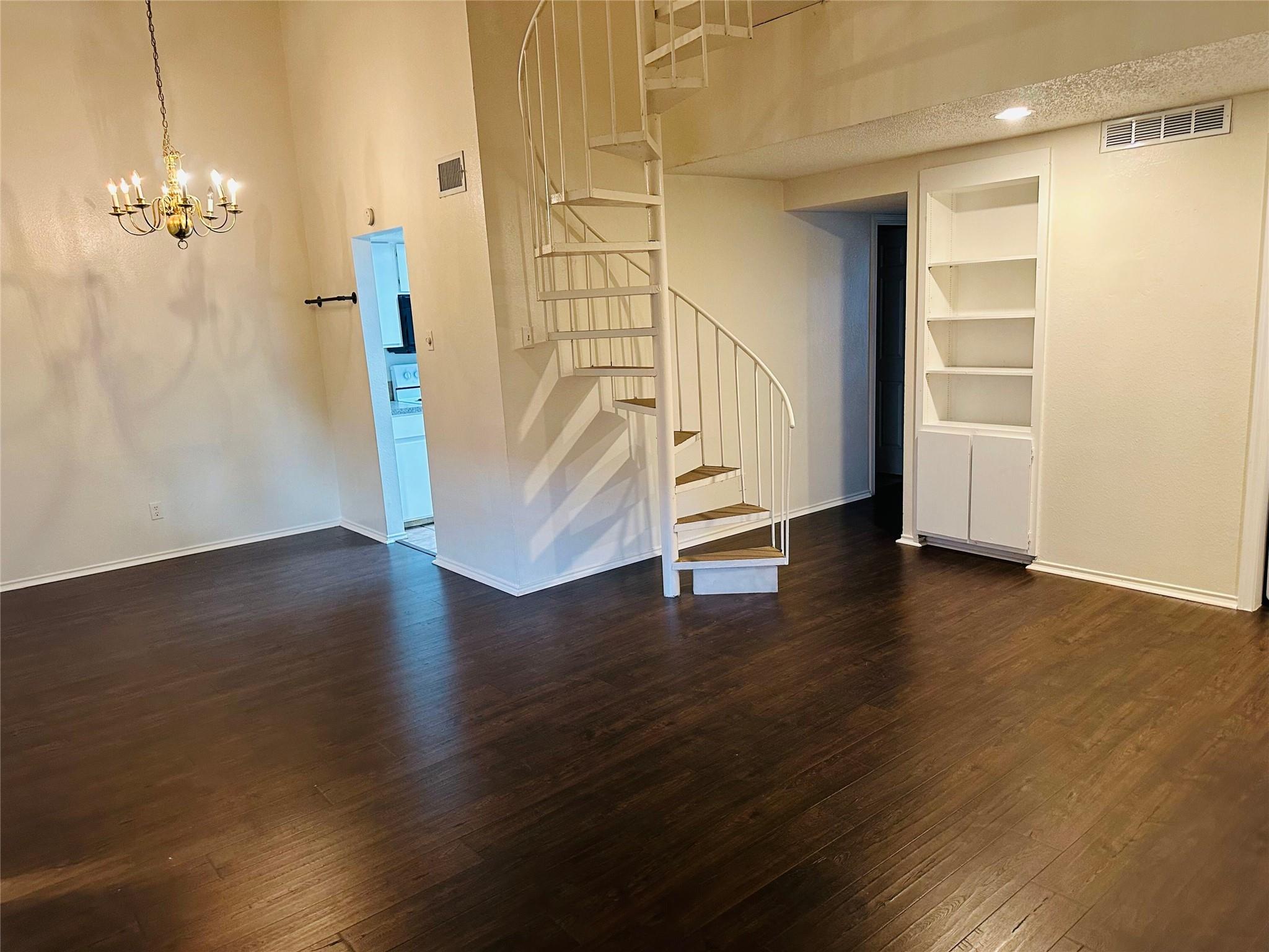 2401 Leon St #307, Austin, TX 78705
