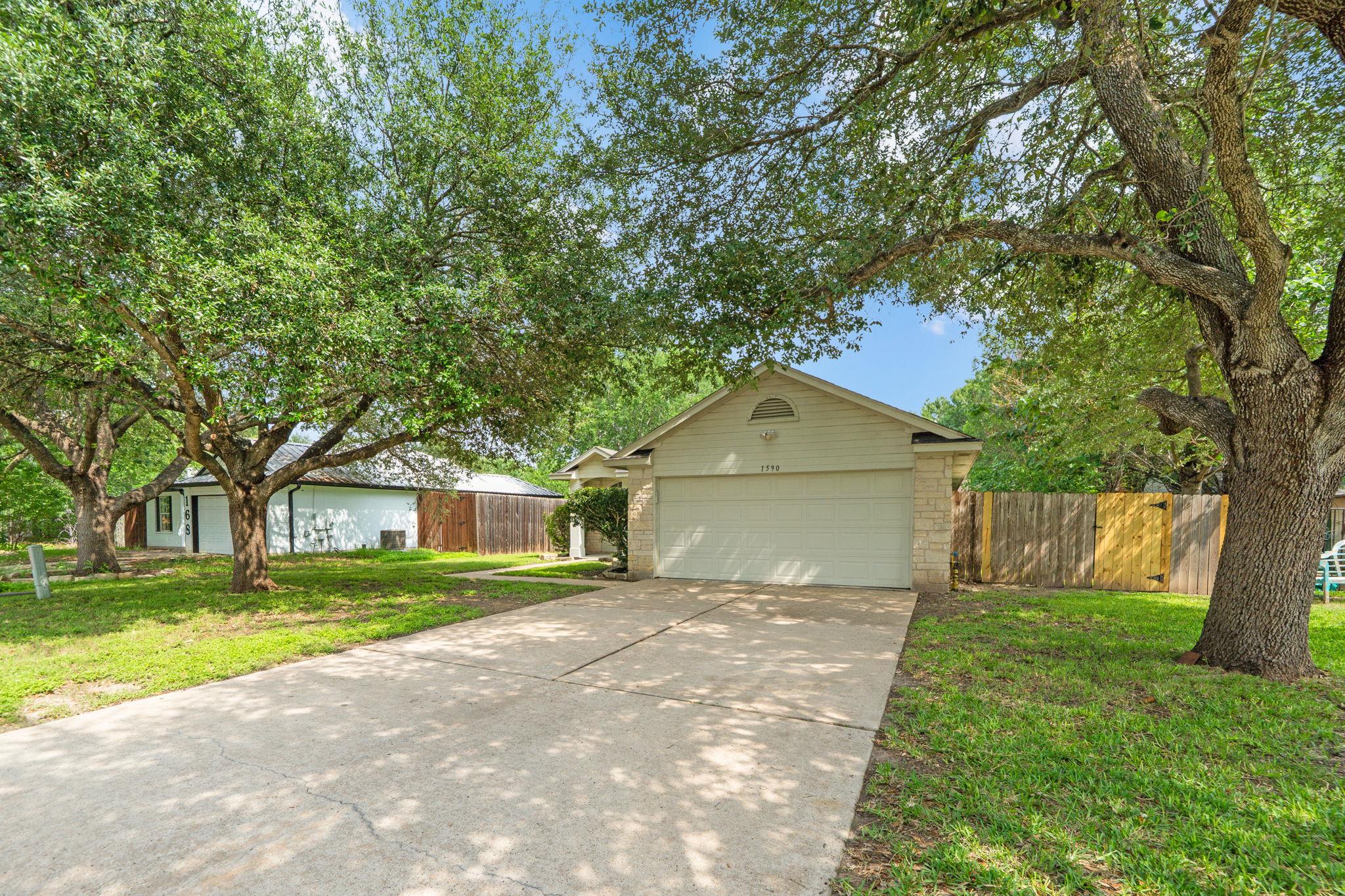 1590 Brandi Cir, Kyle, TX 78640