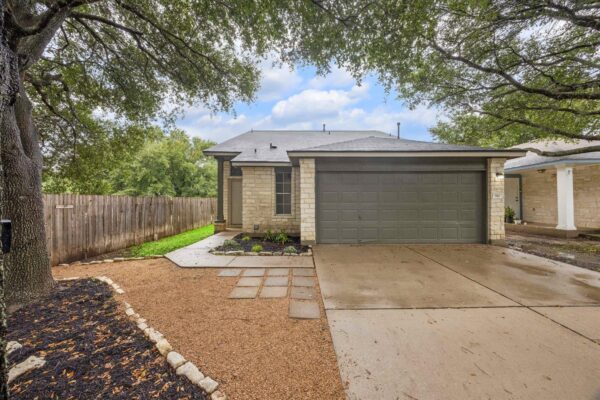 910 Port Daniel Dr, Leander