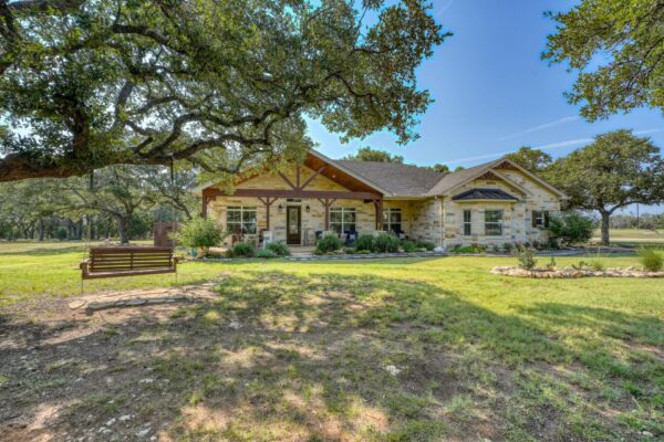 105 Buffalo Bnd, Lampasas