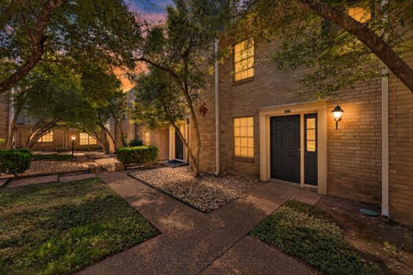 8400 Jamestown Dr #426, Austin