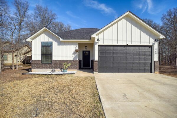 338 W Keanahalululu Ln, Bastrop