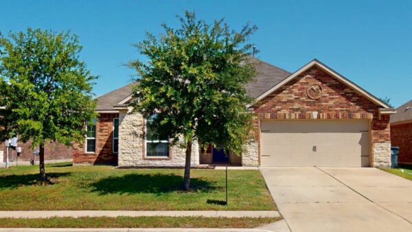 1531 Twin Estates Dr, Kyle