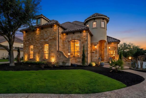 2104 University Club Dr, Austin