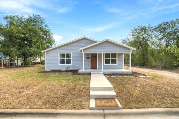 805 Haysel St, Bastrop