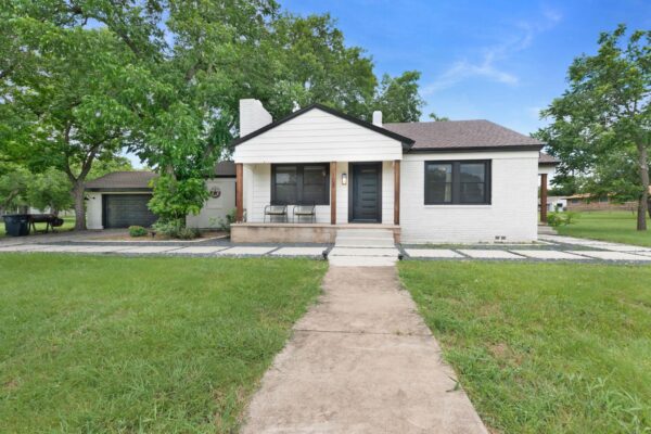 102 Elmo St, Florence
