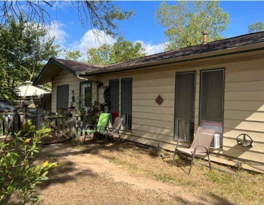 6112 Larch Ter, Austin