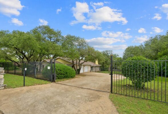 1211 Falcon Ledge Dr, Austin