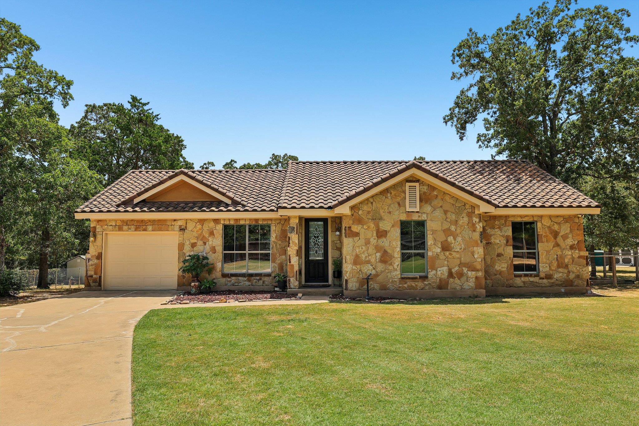 126 King St, Bastrop, TX 78602