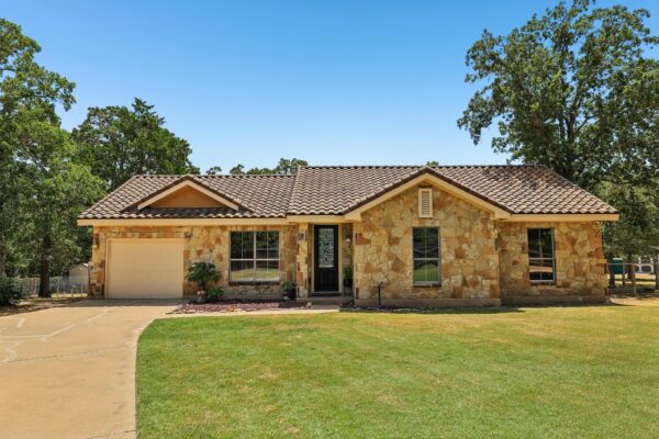 126 King St, Bastrop