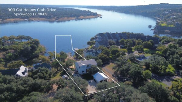 909 Cat Hollow Club Dr, Spicewood
