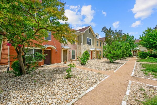 1101 Grove Blvd #208, Austin