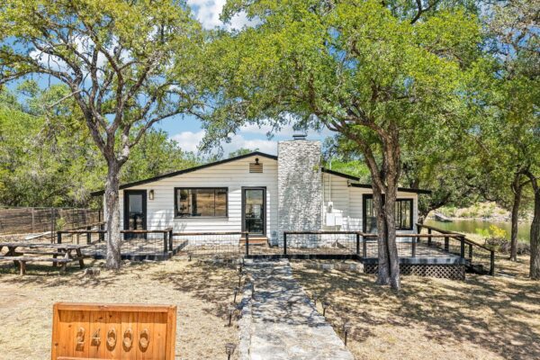 24000 Bluebird Ln, Marble Falls