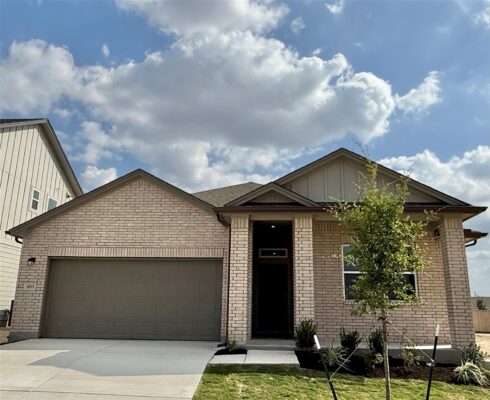 461 Young St, Buda