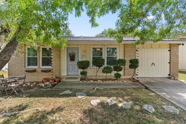 3303 Plantation Rd, Austin