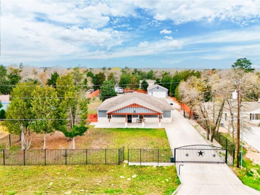 421 Las Lomas Dr, Elgin