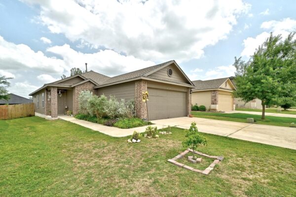 166 Tallow Trl, San Marcos