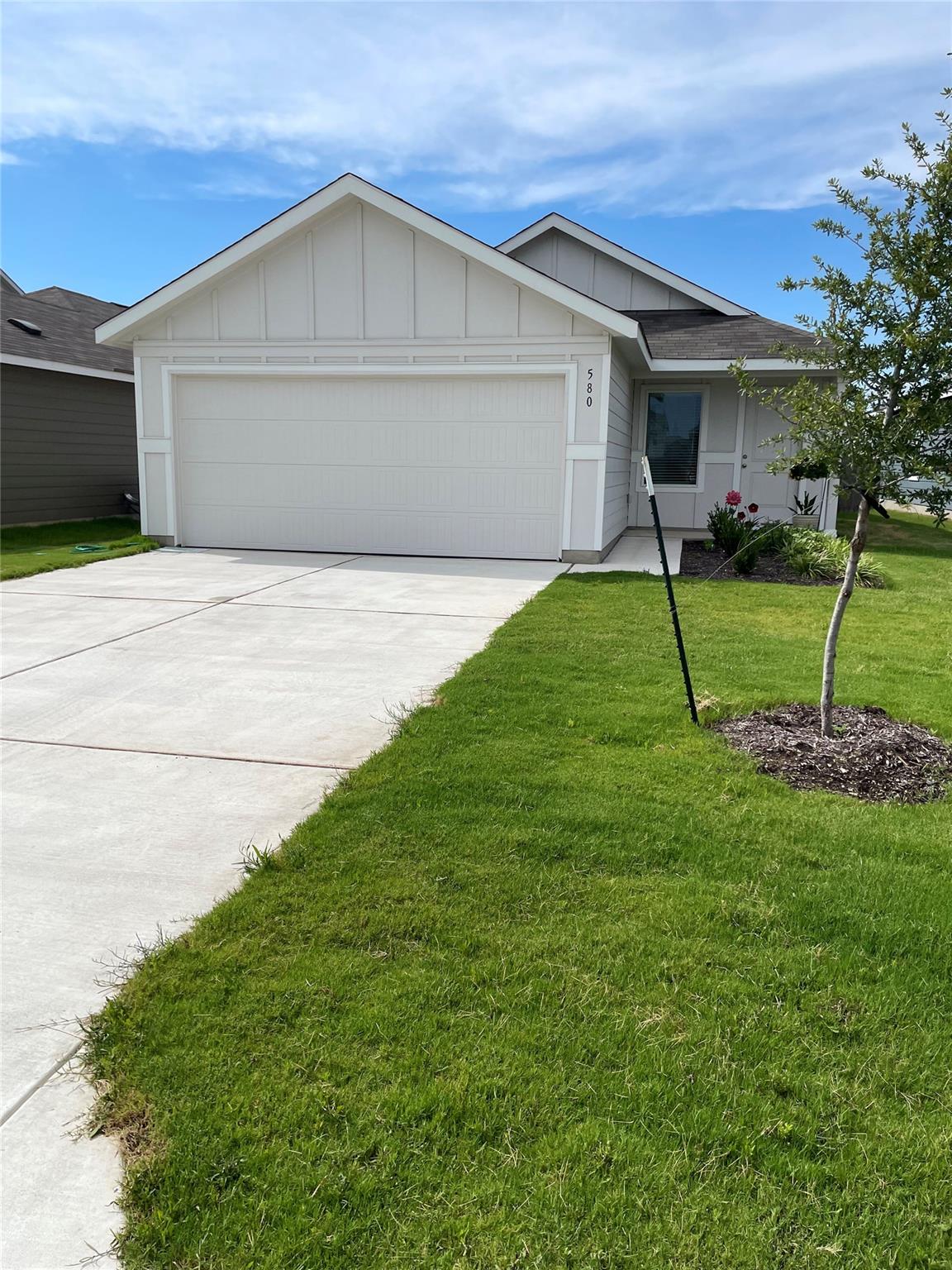 580 Rancho Del Cielo Loop, Jarrell, TX 76537