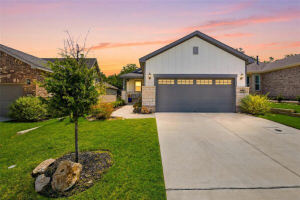 746 Livewater Ln, Georgetown