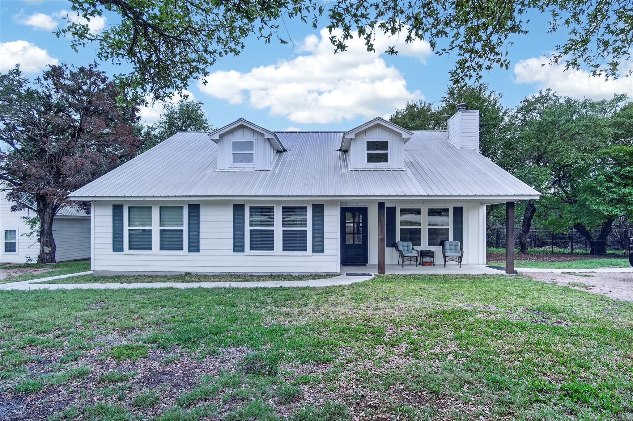360 Darwin Dr, Burnet, TX 78611